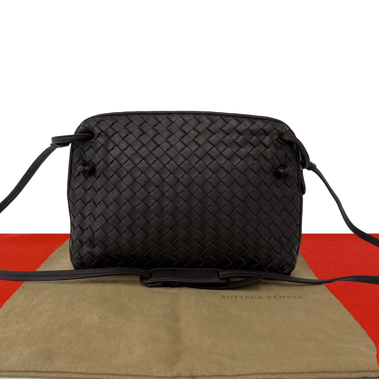 BOTTEGA VENETA ボッテガヴェネタ イントレチャート レザー ショルダーバッグ ブラウン
37612