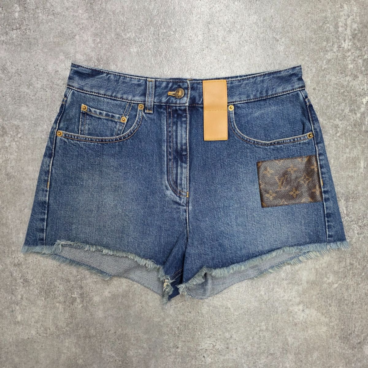 LOUIS VUITTON ルイ・ヴィトン 23AW モノグラムパッチ デニムパンツ ショートパンツ RW232W 38 コットン ブルー レディース【中古】