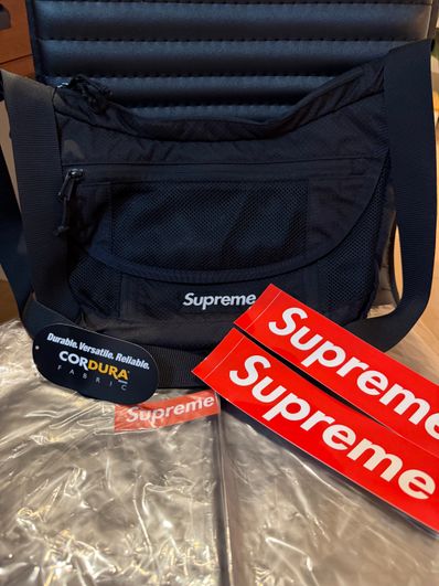 Supreme 2022ss Small Messenger Bag "Black"