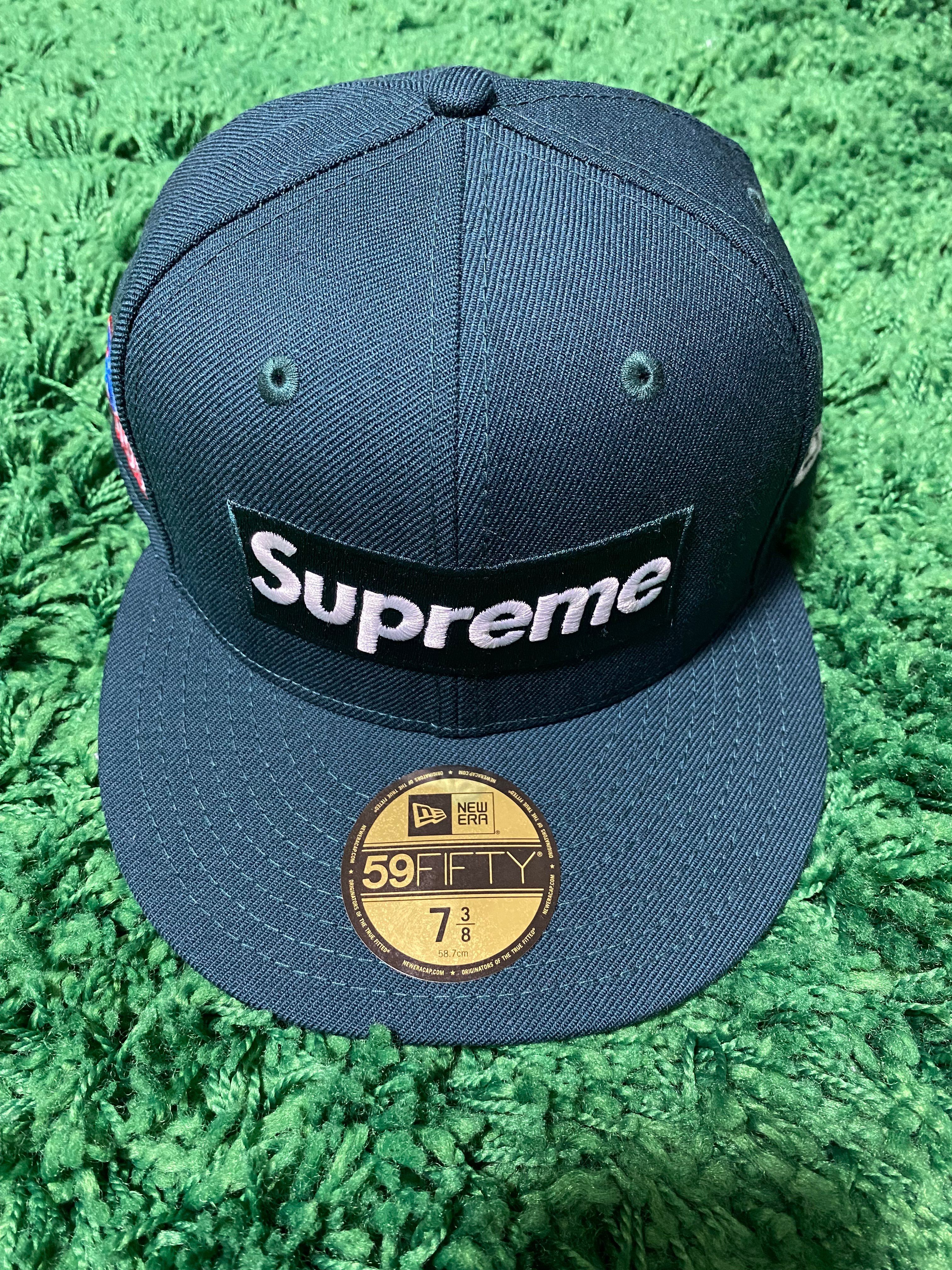 Supreme World Famous Box Logo New Era® "Dark Green"