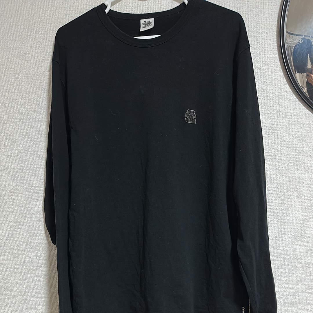 ブラックアイパッチ ロンT