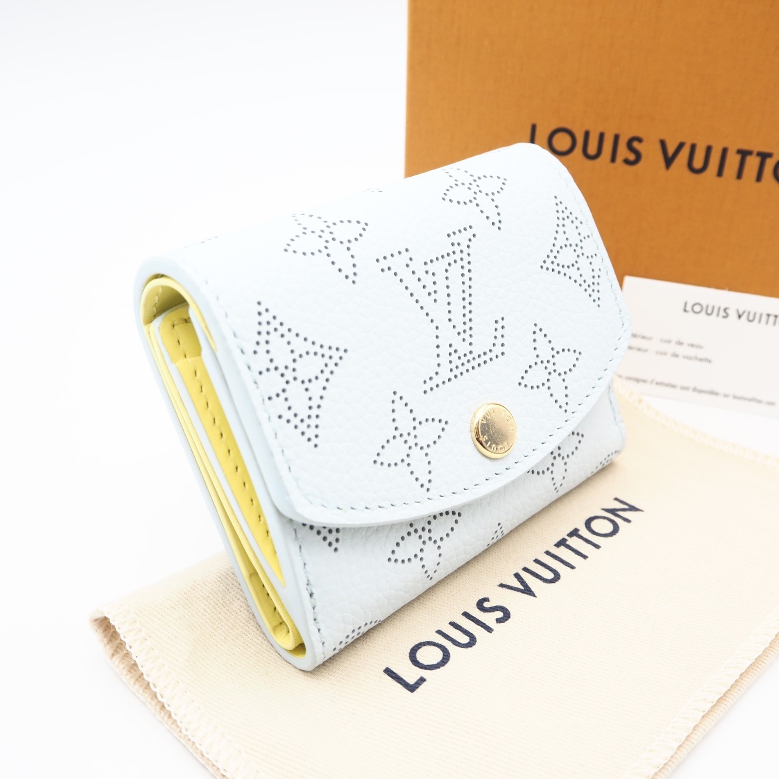 未使用 LOUIS VUITTON ルイ・ヴィトン マヒナ ポルトフォイユイリスXS スカイブルー M28065 三つ折り財布 ブルー イエロー カウハイド レディース