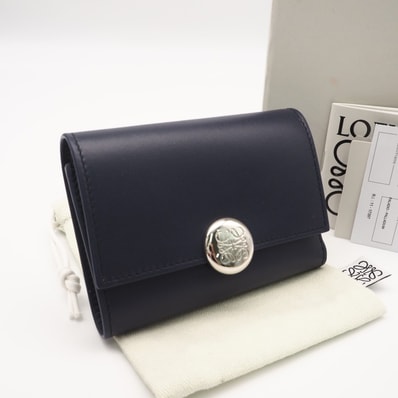 美品 LOEWE ロエベ シャイニーナパカーフ ぺブル バーティカル ウォレット スモール アビスブルー CANBS33X01 三つ折り財布 ネイビー カーフレザー メンズ