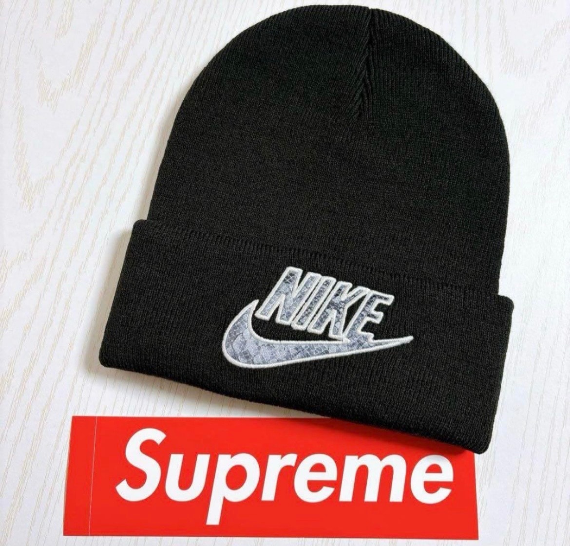 Supreme / Nike® Snakeskin Beanie "Black"
