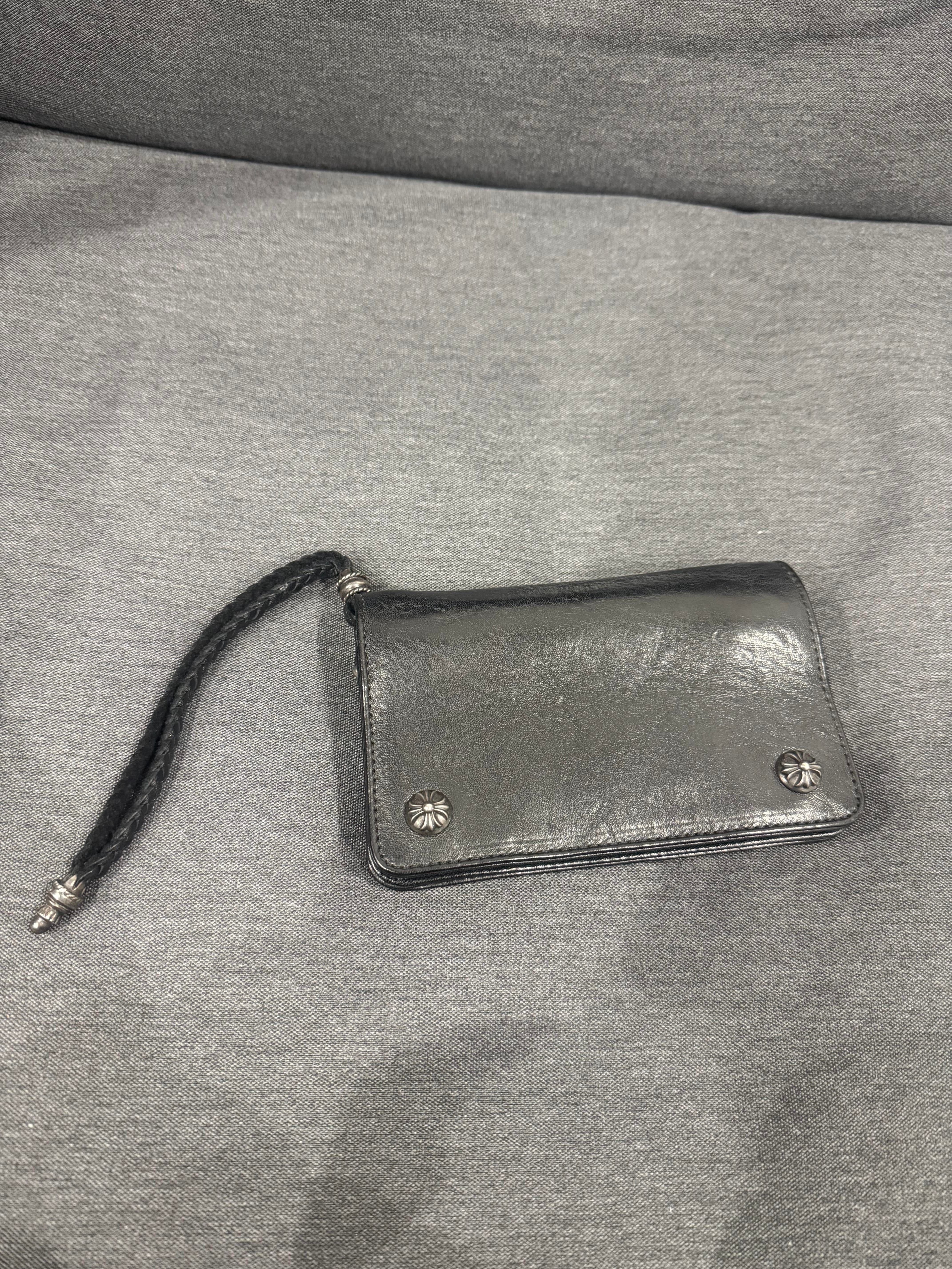 クロムハーツ 2ジップ ウォレット クロスボタン ストラップ ブラックレザー "ブラック"