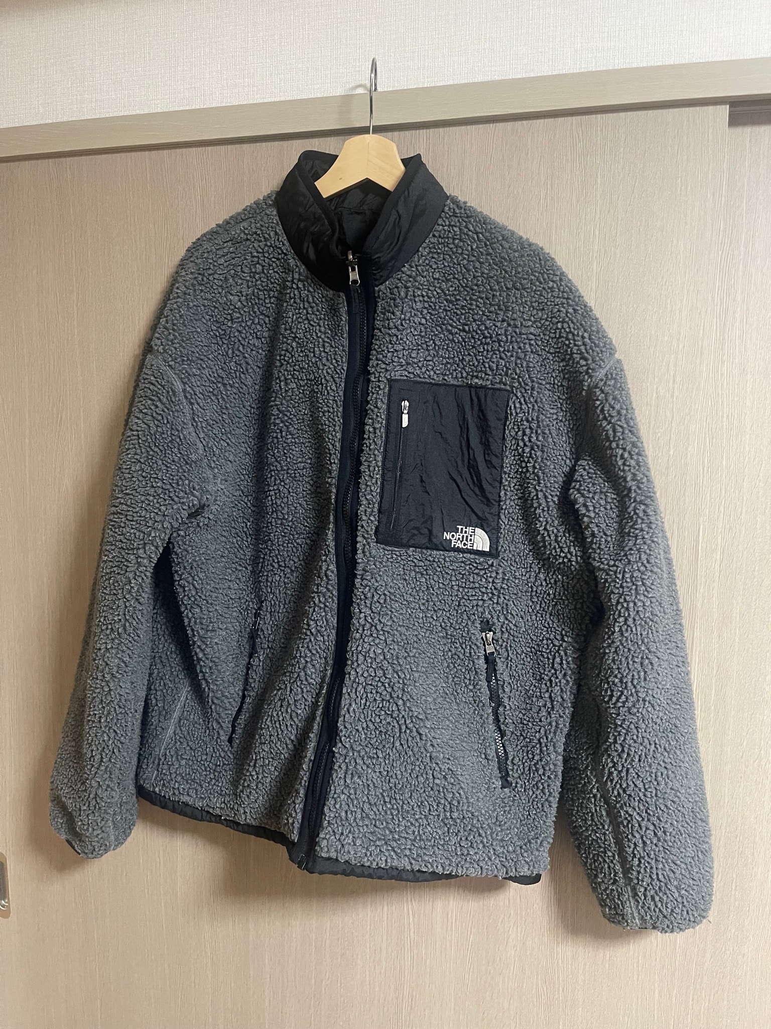 The North Face Reversible Extreme Pile Jacket "Mixed Charcoal GrayxBlack"