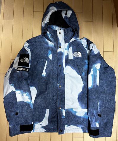 Supreme x The North Face Bleached Denim Print Mountain Jacket "Indigo"