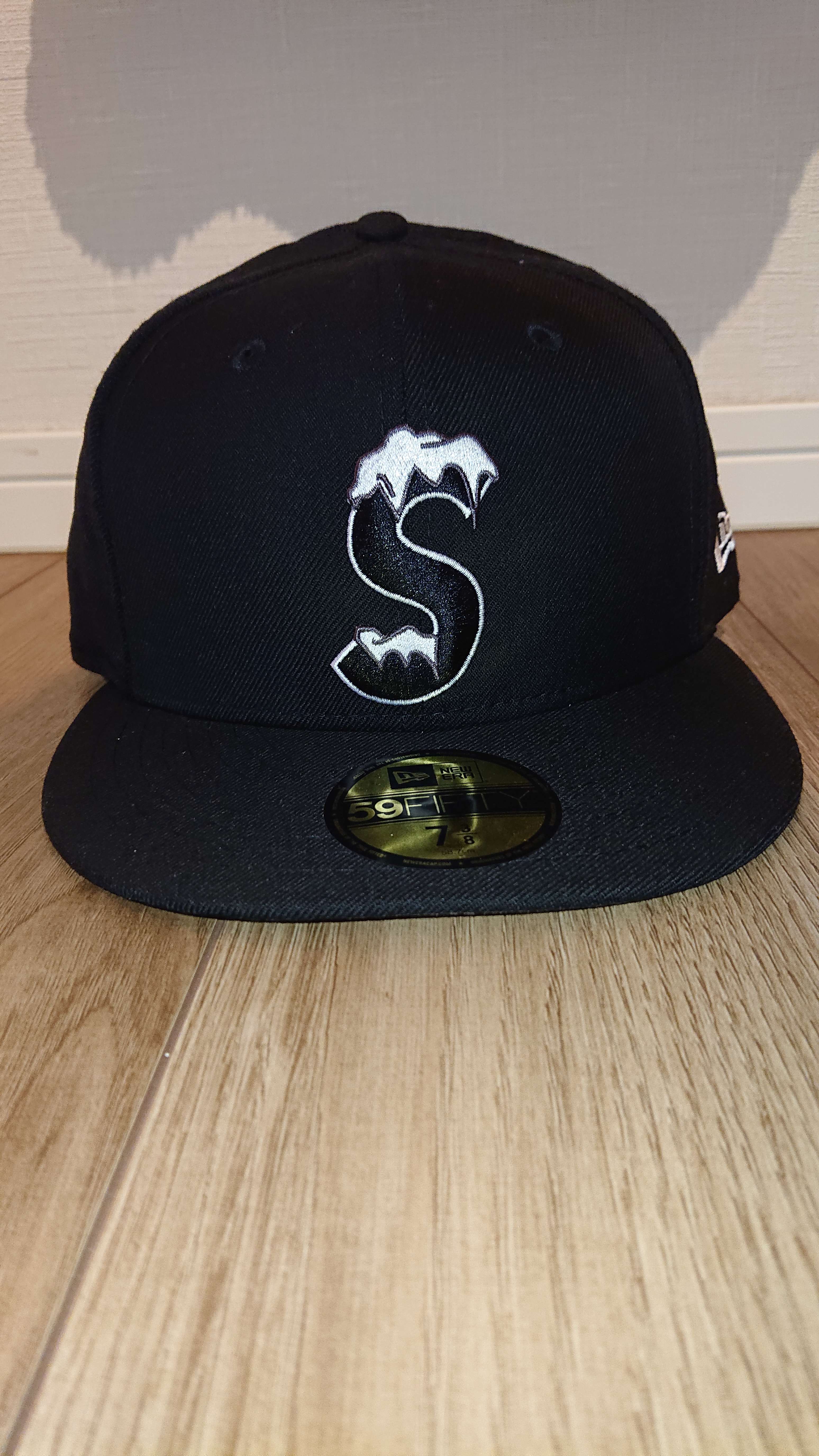 Supreme S Logo New Era® "Black" (20FW)