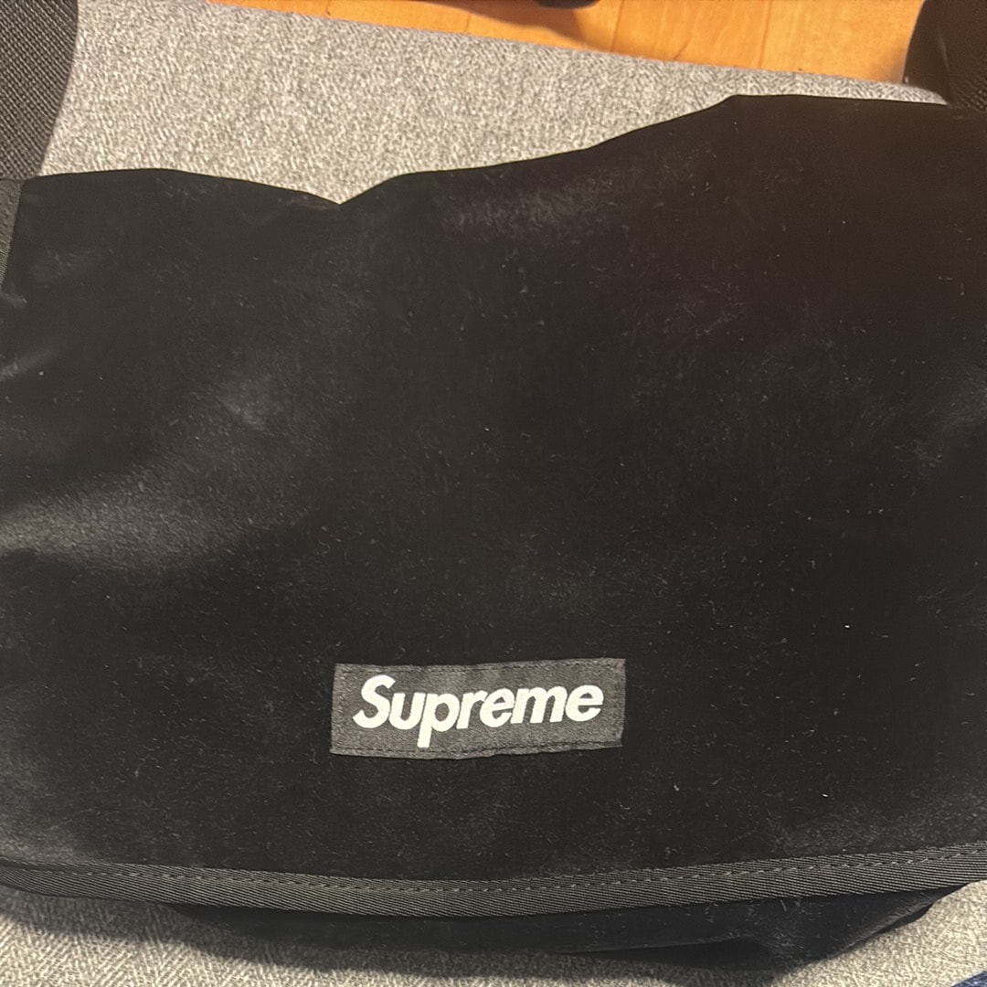 Supreme FW22 Small Waist Bag 