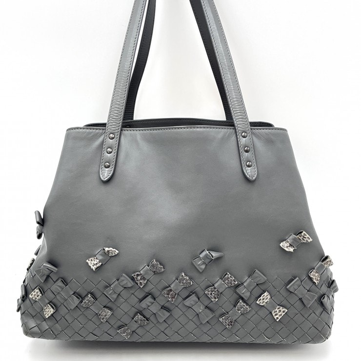BOTTEGA VENETA(ボッテガヴェネタ)リボン レザートートバッグ イントレチャート グレー レディース 肩掛け B07734638U【中古】