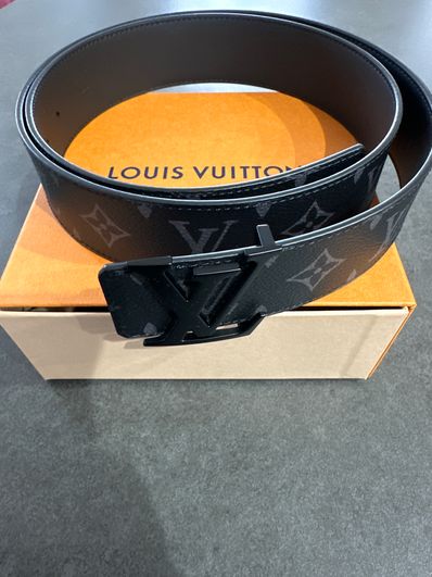 Louis Vuitton Monogram Ceinture LV Shape Belt