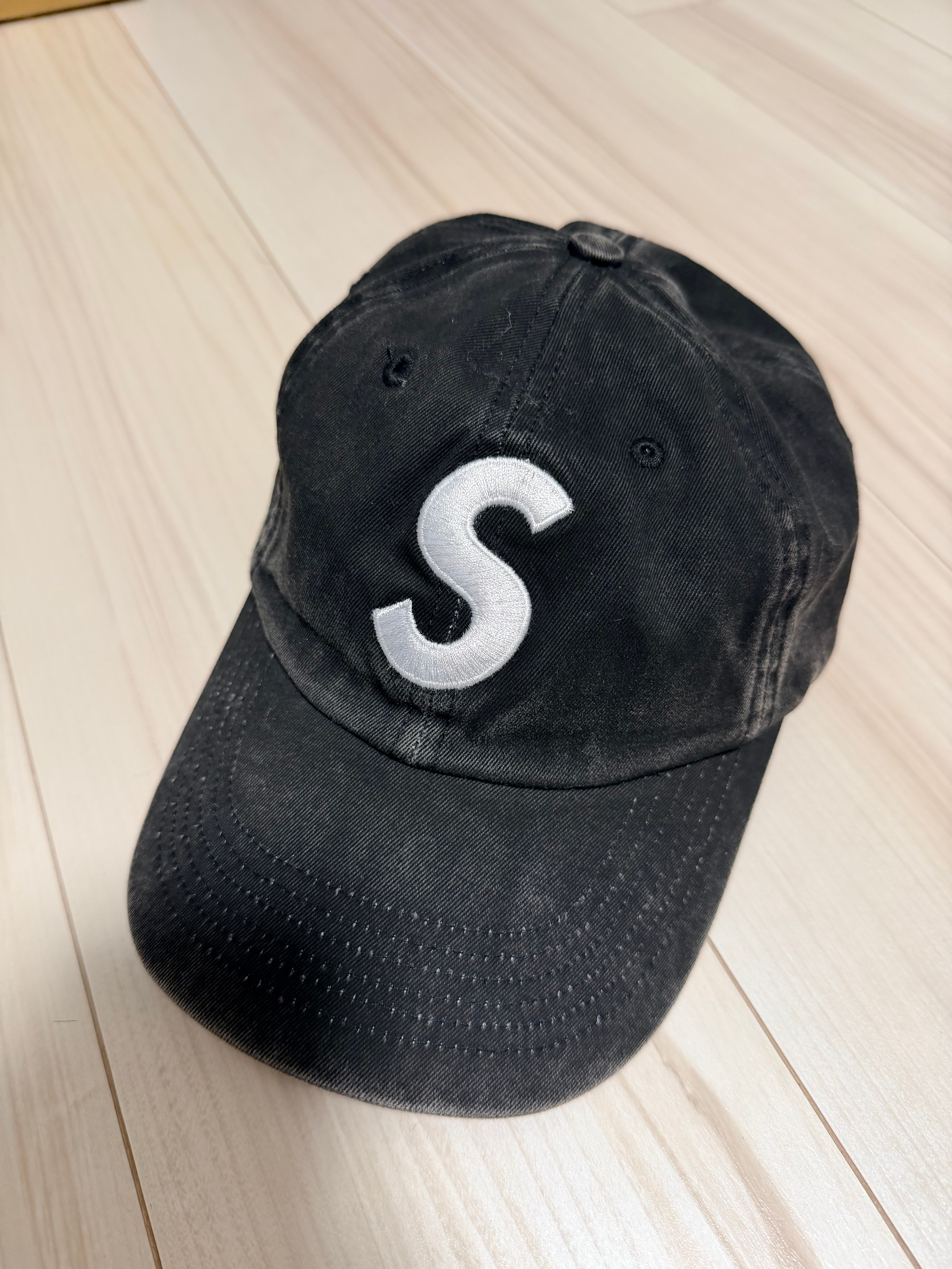 Supreme Pigment S Logo 6-Panel "Black"