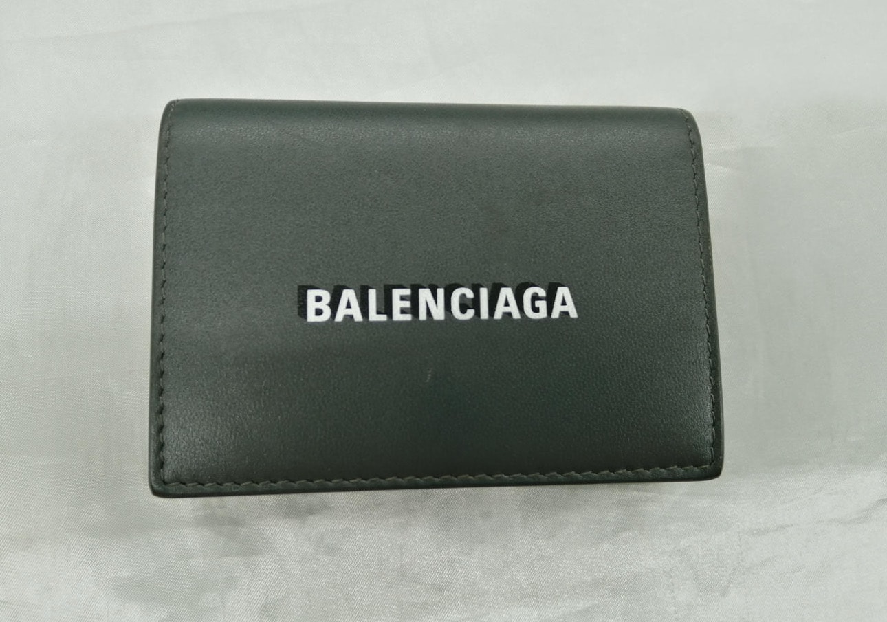 BALENCIAGA