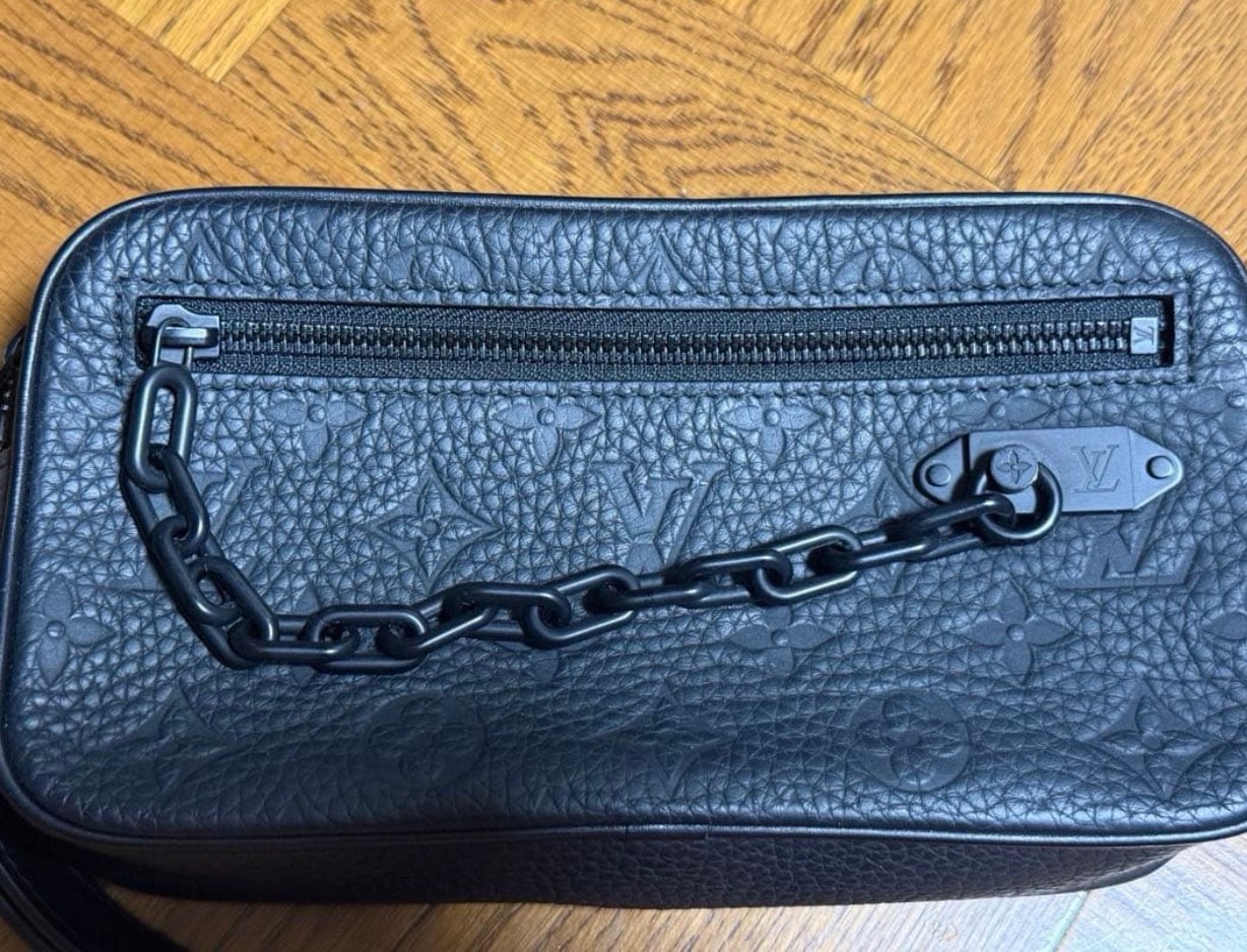 Louis Vuitton Pochette Volga Taurillon Monogram
