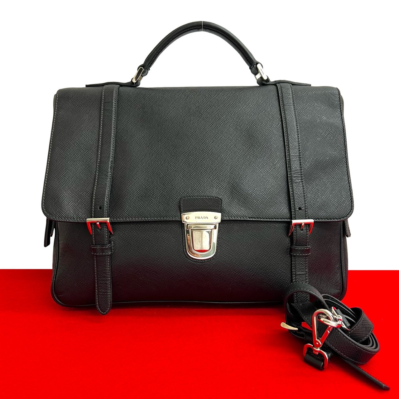 PRADA プラダ ロゴ 金具 レザー ショルダーバッグ ブラック
20752