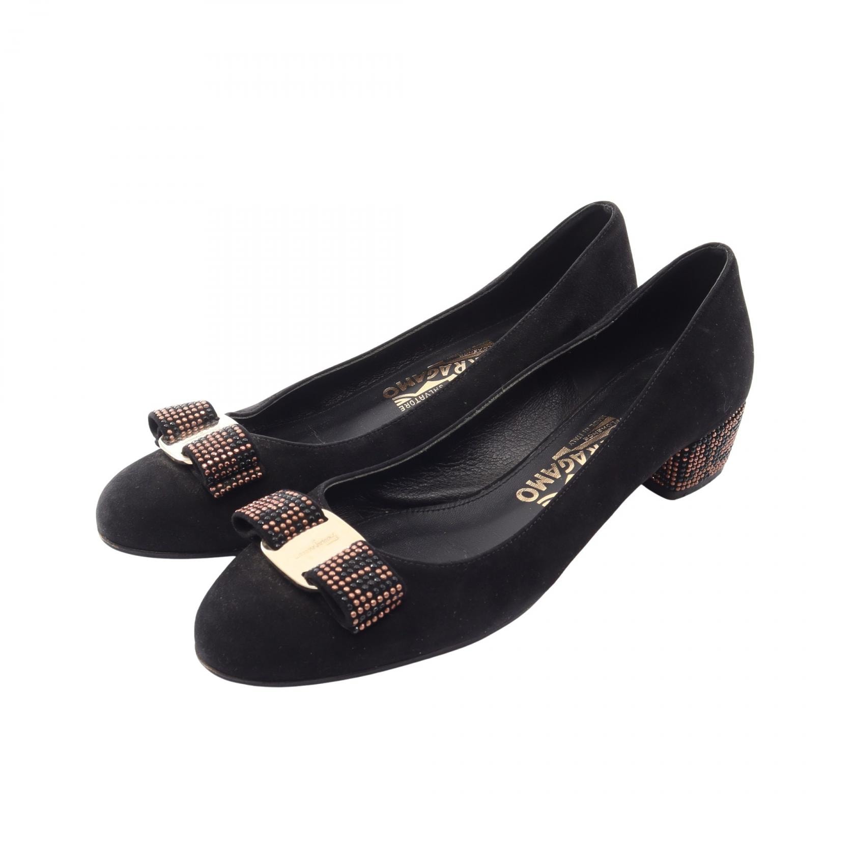 サルヴァトーレフェラガモ Salvatore Ferragamo ヴァラリボン パンプス 靴 スウェード ラインストーン レディース ブラック系 【中古】