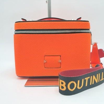 Christian Louboutin(クリスチャンルブタン)Kypipouch スモール ショルダーバッグ オレンジ レザー