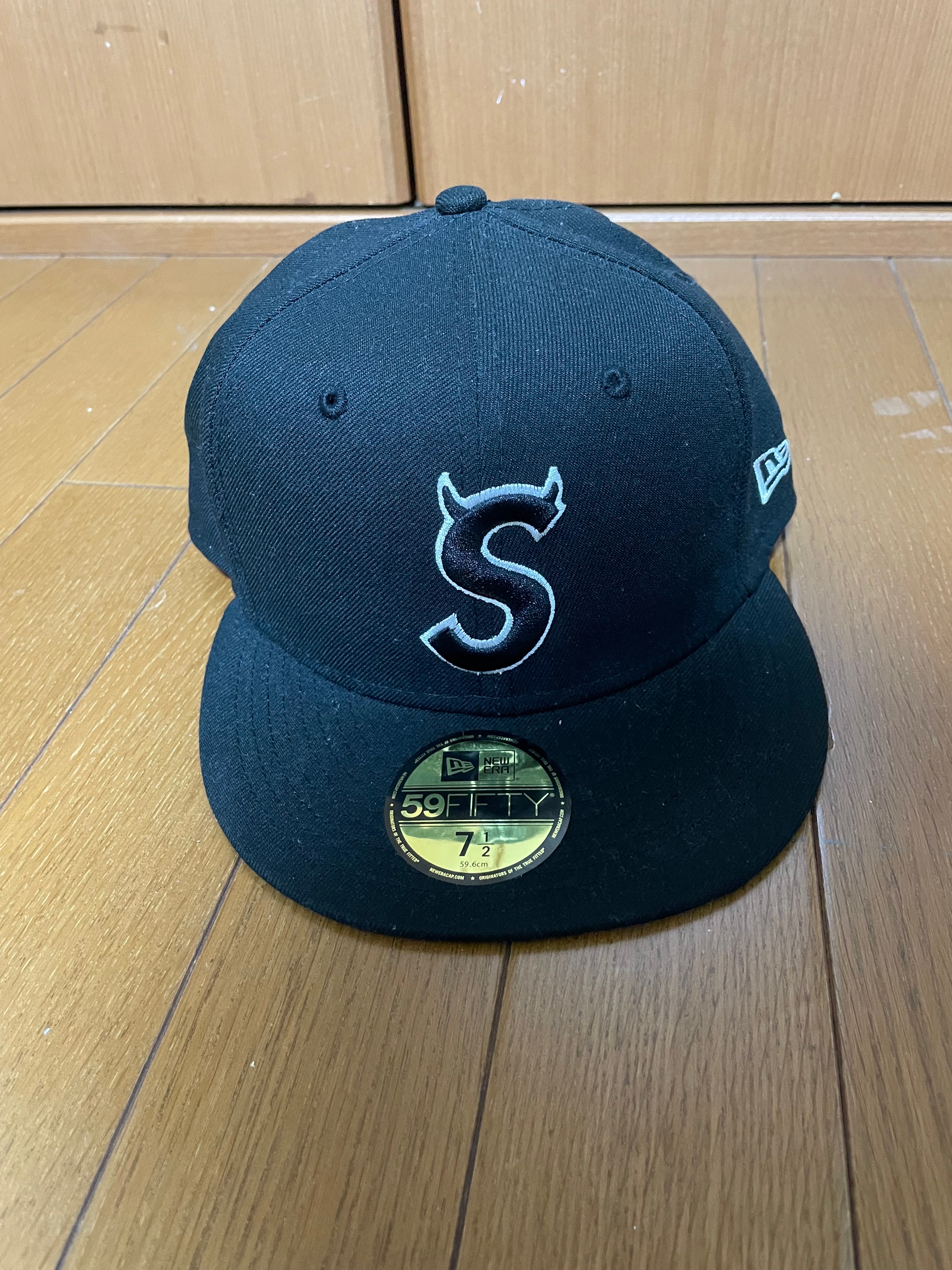 Supreme S Logo New Era "Black" (22FW)