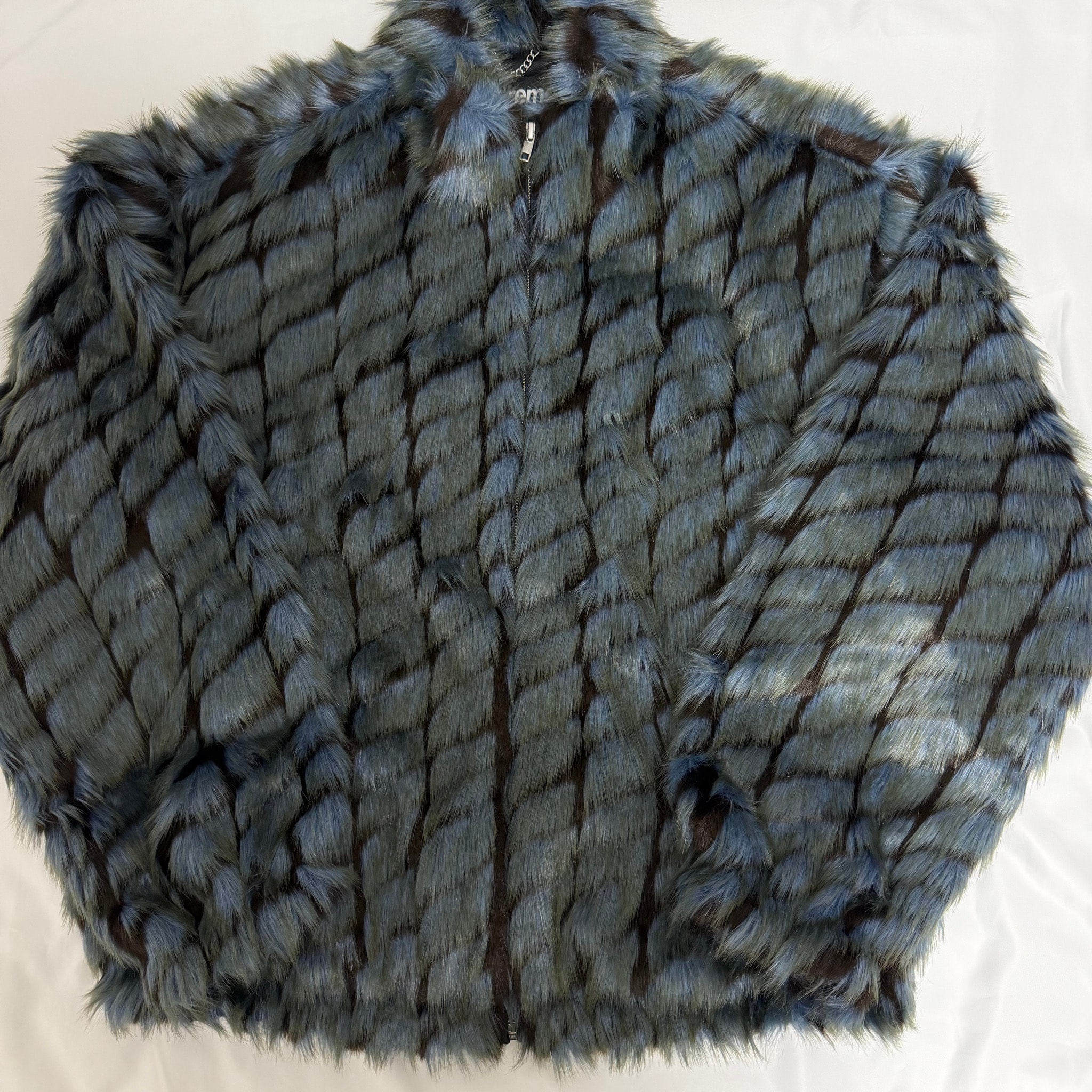 Supreme 2-Tone WINDSTOPPER Faux Fur Jacket "Blue"