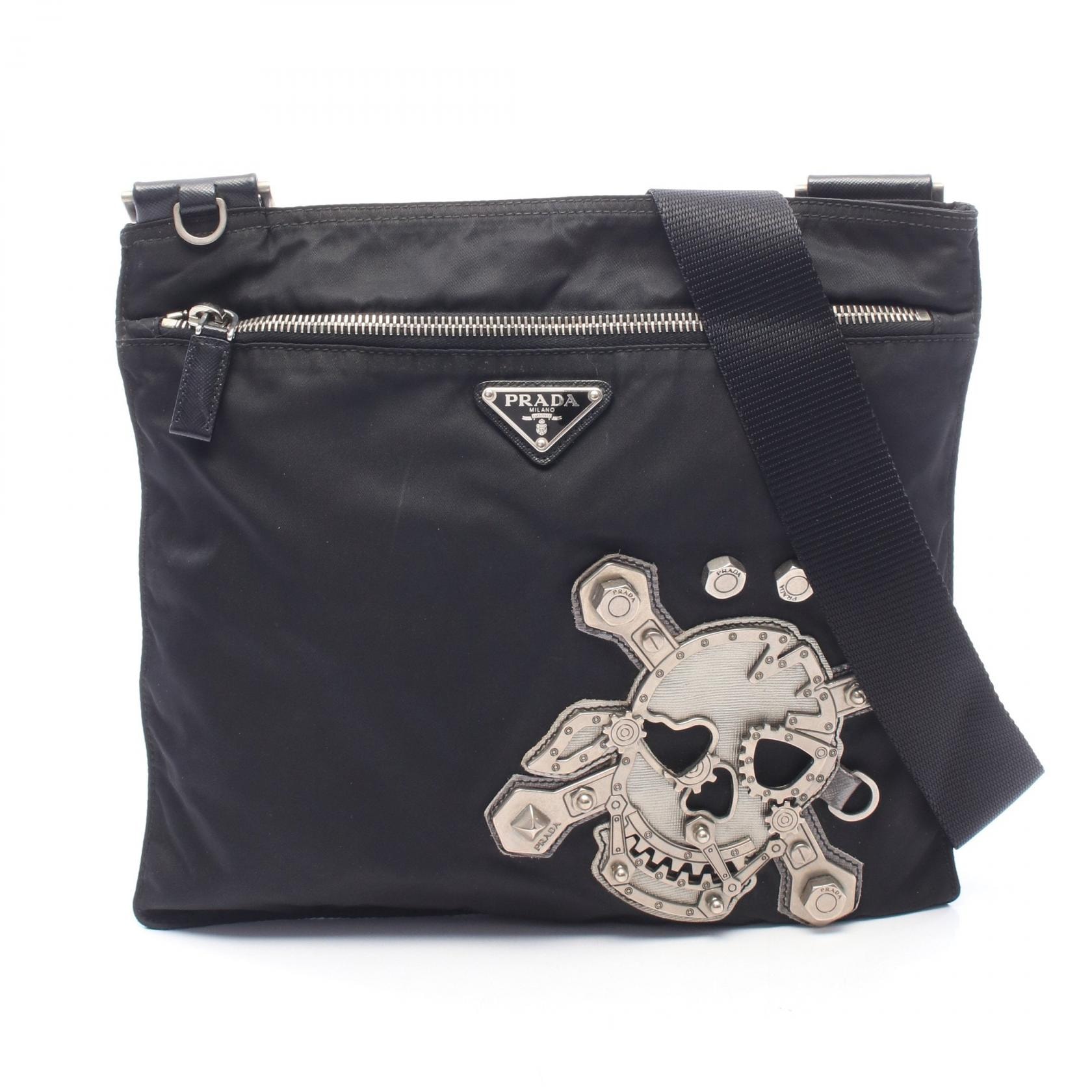 プラダ PRADA スカルスタッズ トライアングルロゴ ショルダーバッグ バッグ ナイロン レザー メンズ ブラック系 【中古】