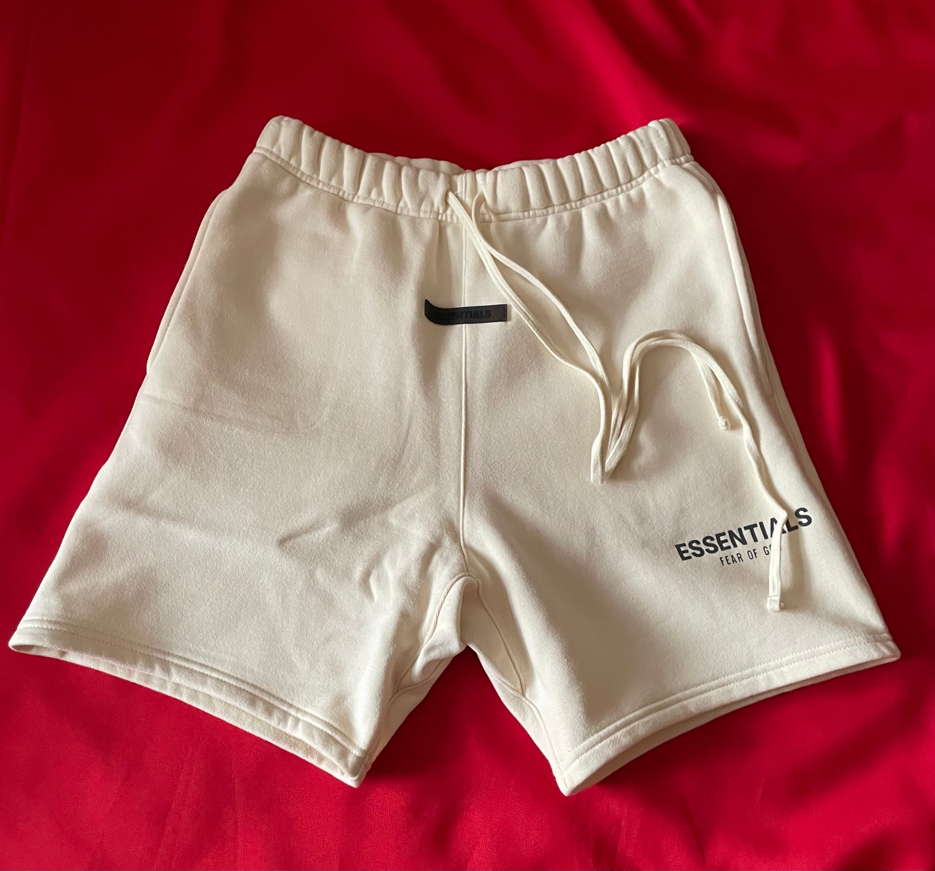 FEAR OF GOD ESSENTIALS Sweatshort "Butter cream"