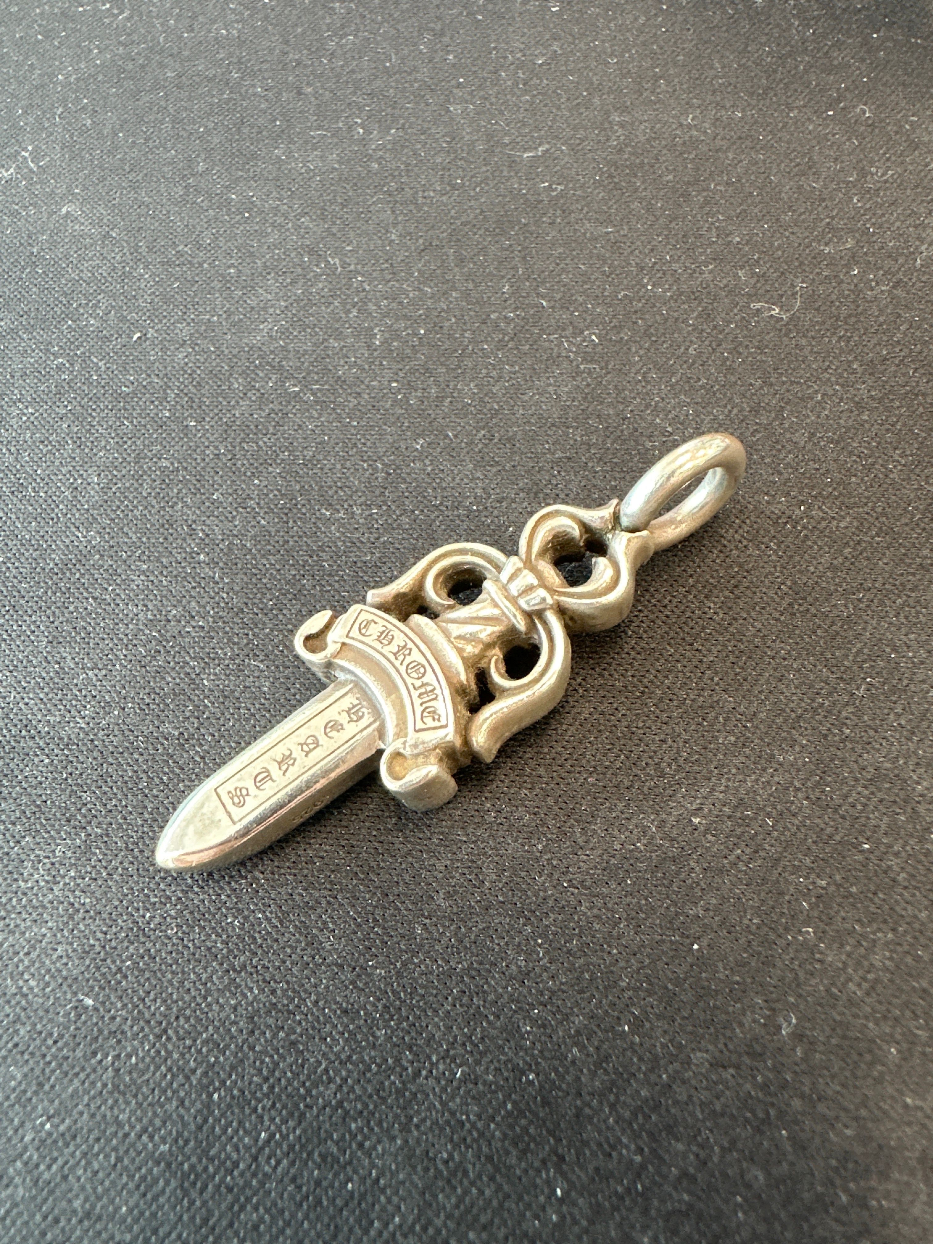 Chrome Hearts Double Dogger Pendant "Silver"