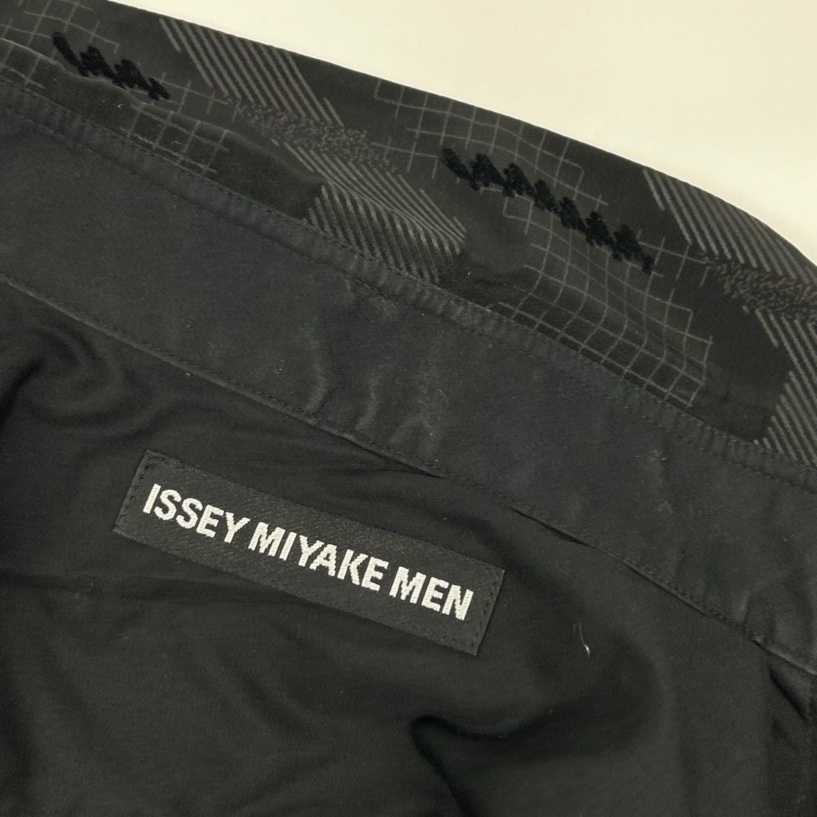B (目立った傷や汚れなし)】イッセイミヤケメン 15AW ブラック×グレー