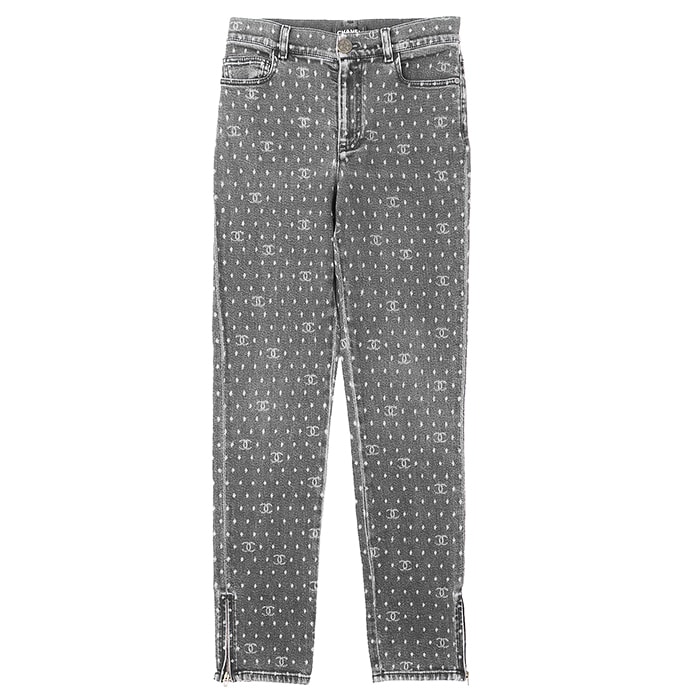 【美品】CHANEL シャネル デニムパンツ レディース サイズ 36 23P P74514 シグネチャー ロゴ COCOマーク × ドット 抜染 スリムテーパード サイドジップ ストレッチデニム ジーンズ ボトムス ウォッシュドブラック 黒 イタリア製