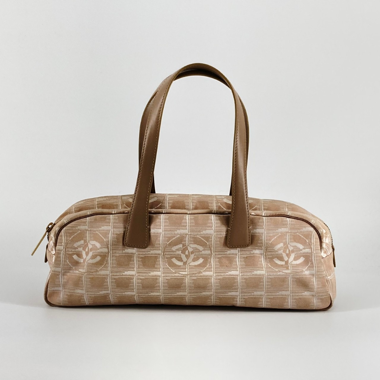 CHANEL(シャネル) ニュートラベルライン 8番台 A15828 ハンドバッグ ベージュ