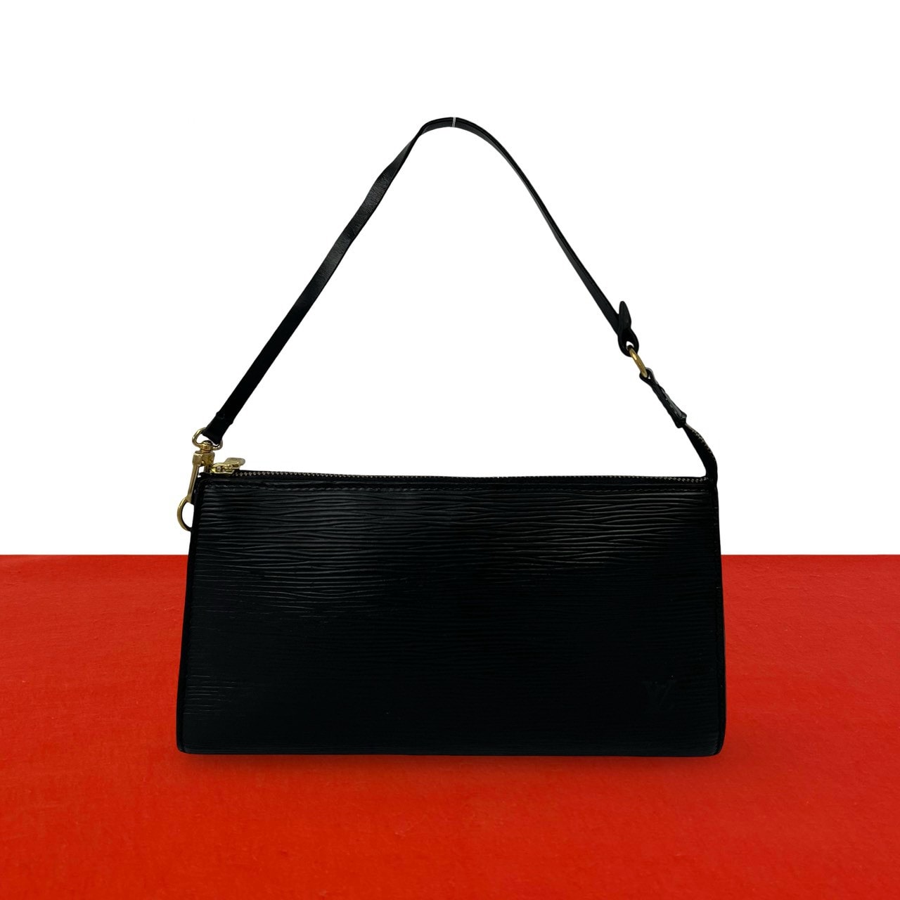 LOUIS VUITTON ルイヴィトン アクセソワール エピ レザー ハンドバッグ ノワール ブラック
 22037