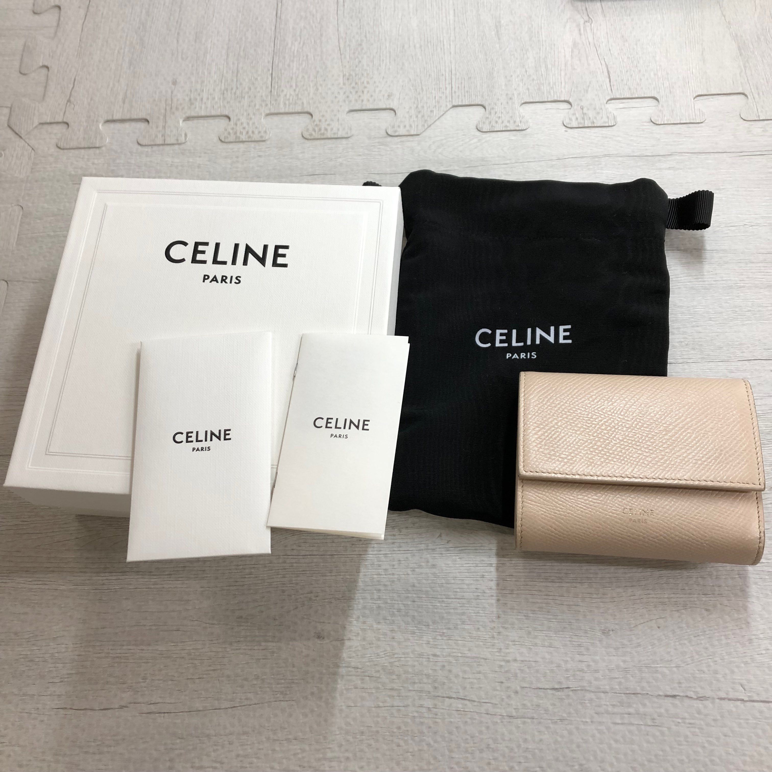 セリーヌ トリフォード 財布