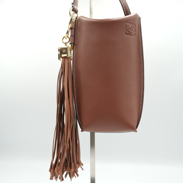 LOEWE(ロエベ)ゲートポケット ショルダーバッグ ポシェット ブラウン ソフトカーフ レザー タッセル ゴールド金具 レディース【中古】