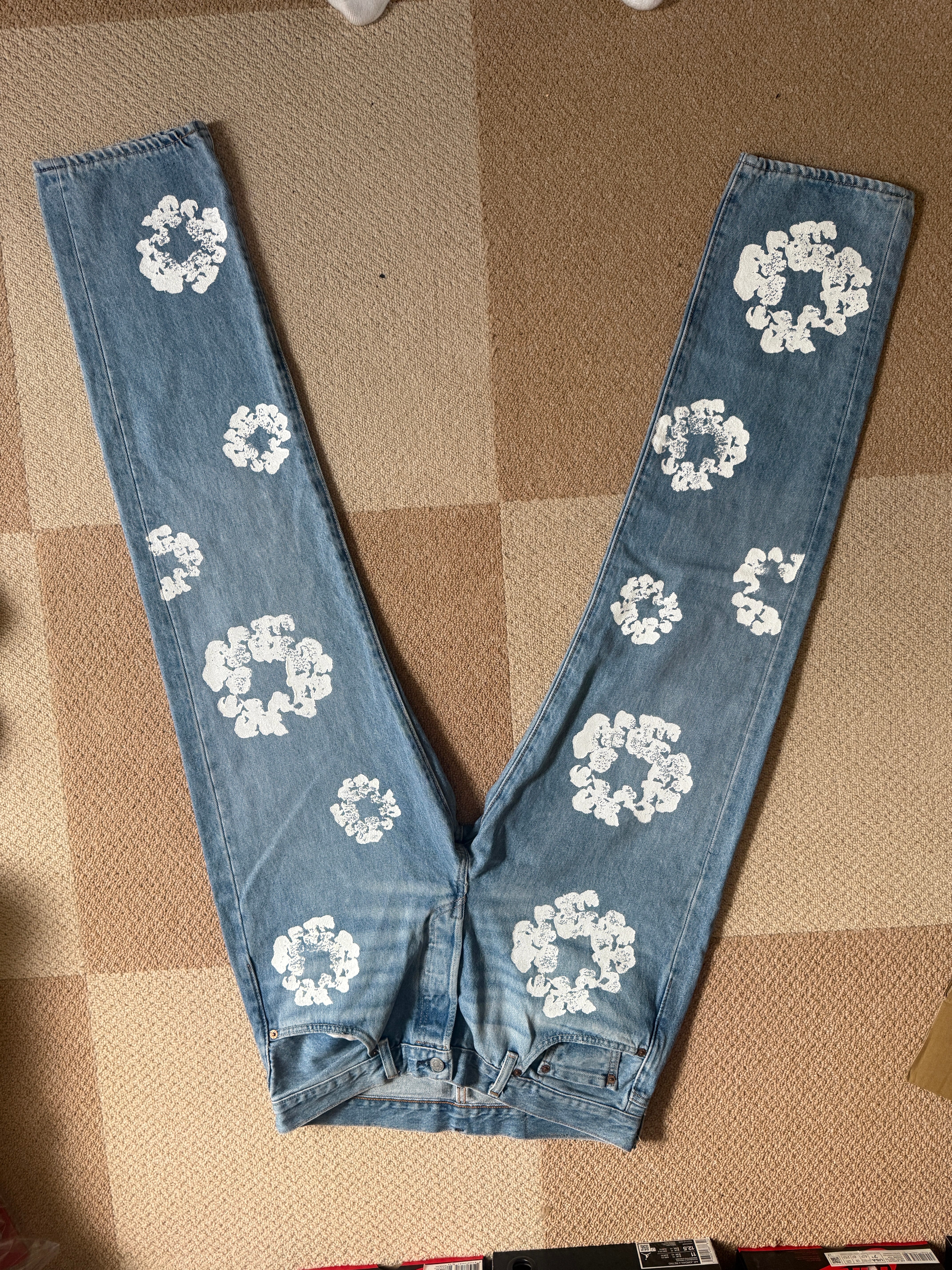 リーバイス x デニムティアーズ ザ コットン リース ジーンズ "ライト ウォッシュ"