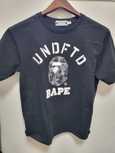 A BATHING APE / Undefeated College Tee "Black"