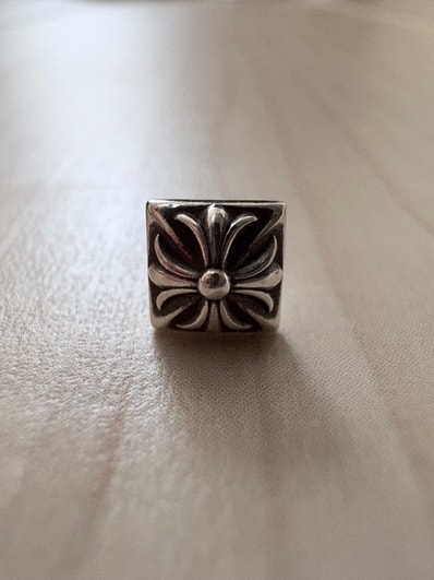 Chrome Hearts Pyramid Plus Stud "Silver"