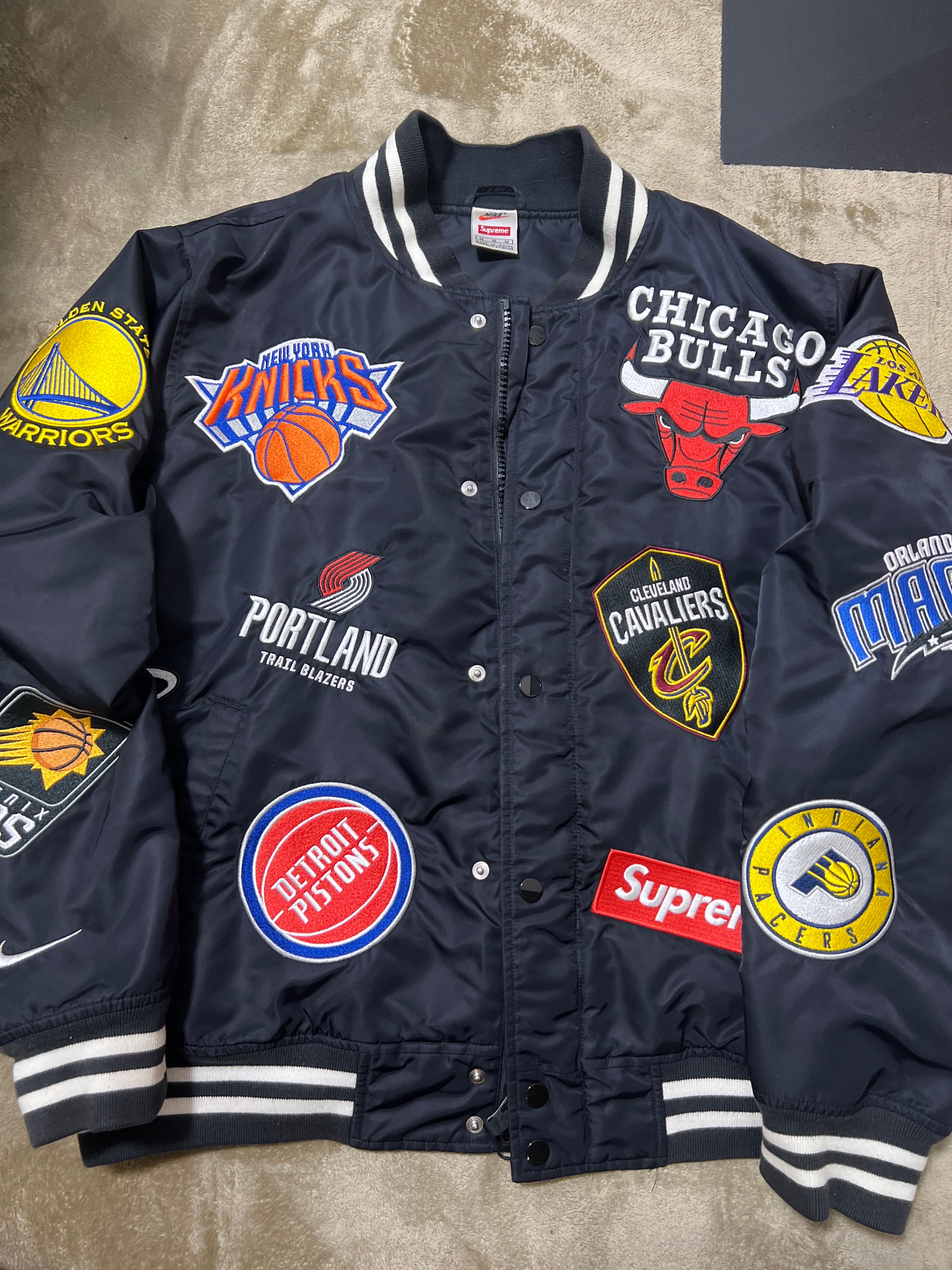 Supreme / Nike®/NBA Teams Warm-Up Jacket "Black"