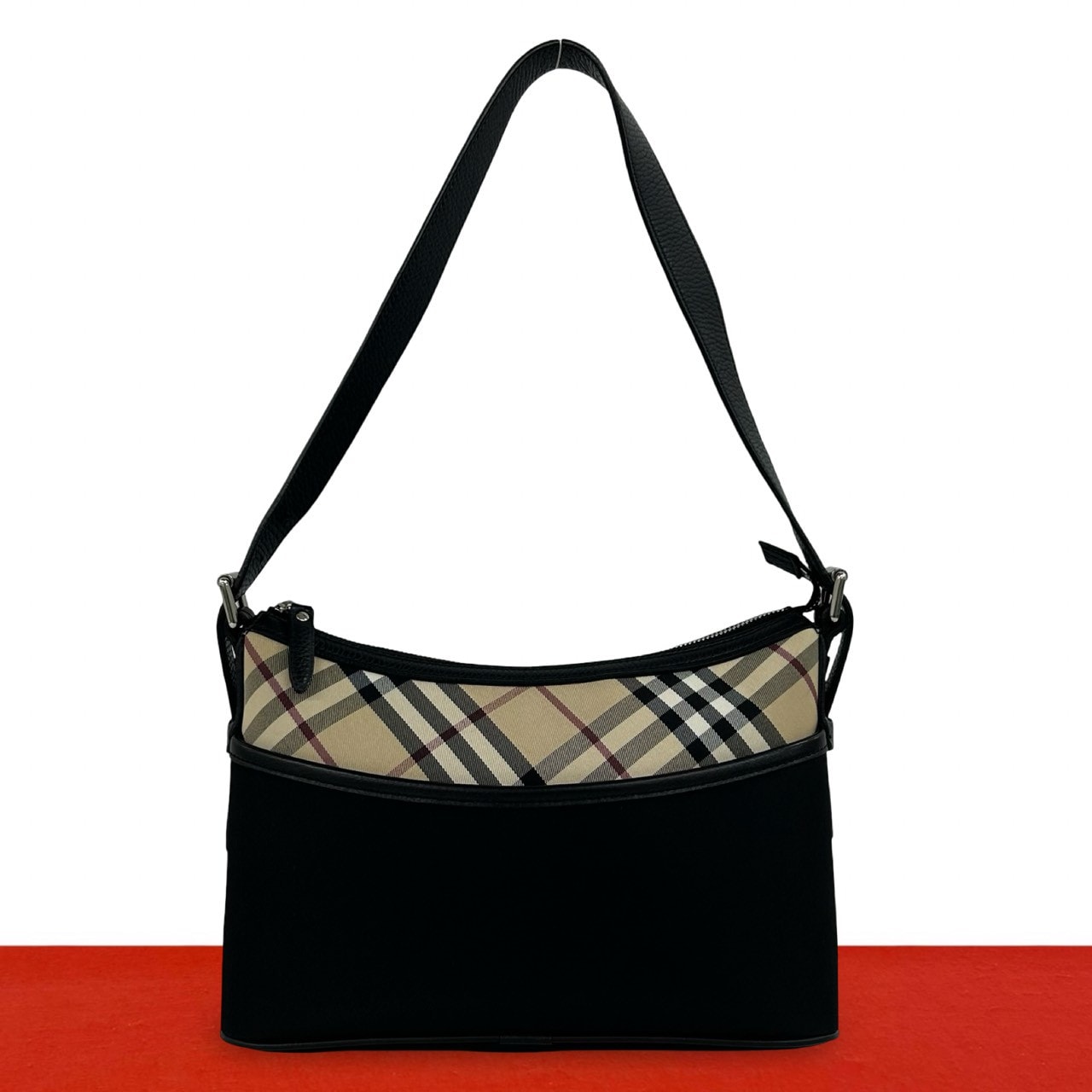 B (目立った傷や汚れなし)】BURBERRY バーバリー ノバチェック 柄