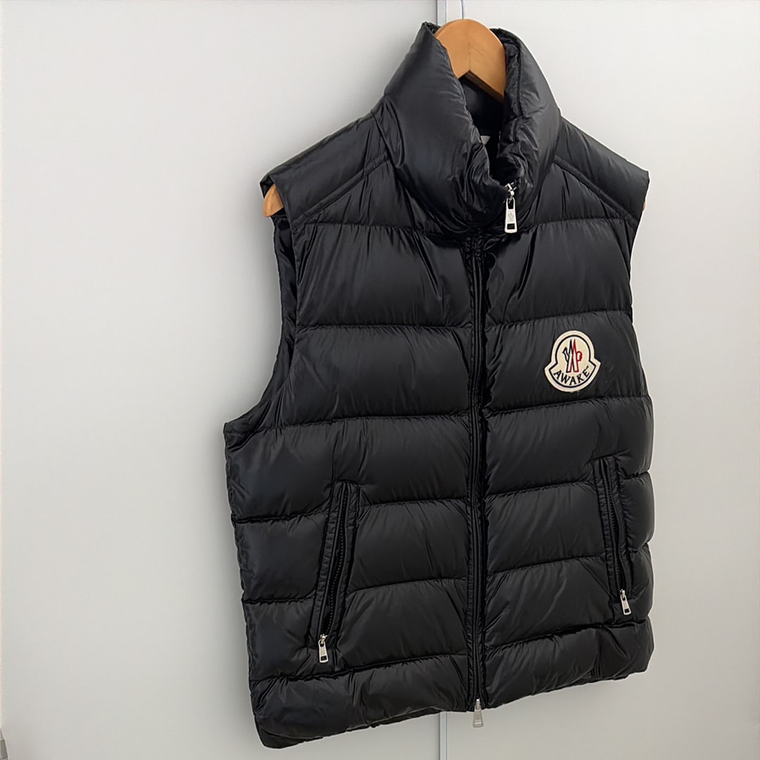 B (目立った傷や汚れなし)】moncler awake NY ダウンベストの古着