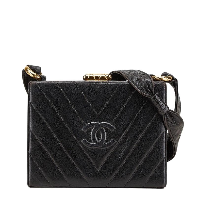 シャネル シェブロン Vステッチ ショルダーバッグ ブラック ラムスキン レディース CHANEL 【中古】