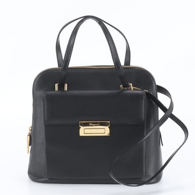 ■美品 サルヴァトーレフェラガモ ショルダーバッグ レザー