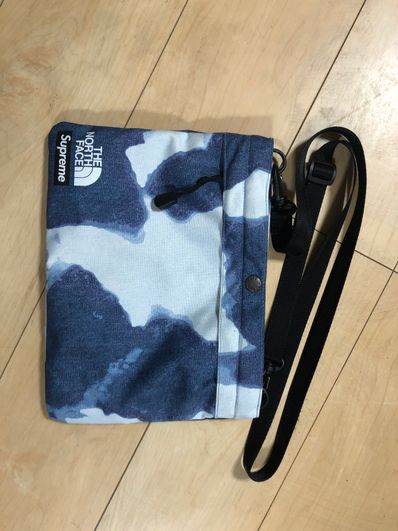 Supreme x The North Face Bleached Denim Print Shoulder Bag "Indigo"