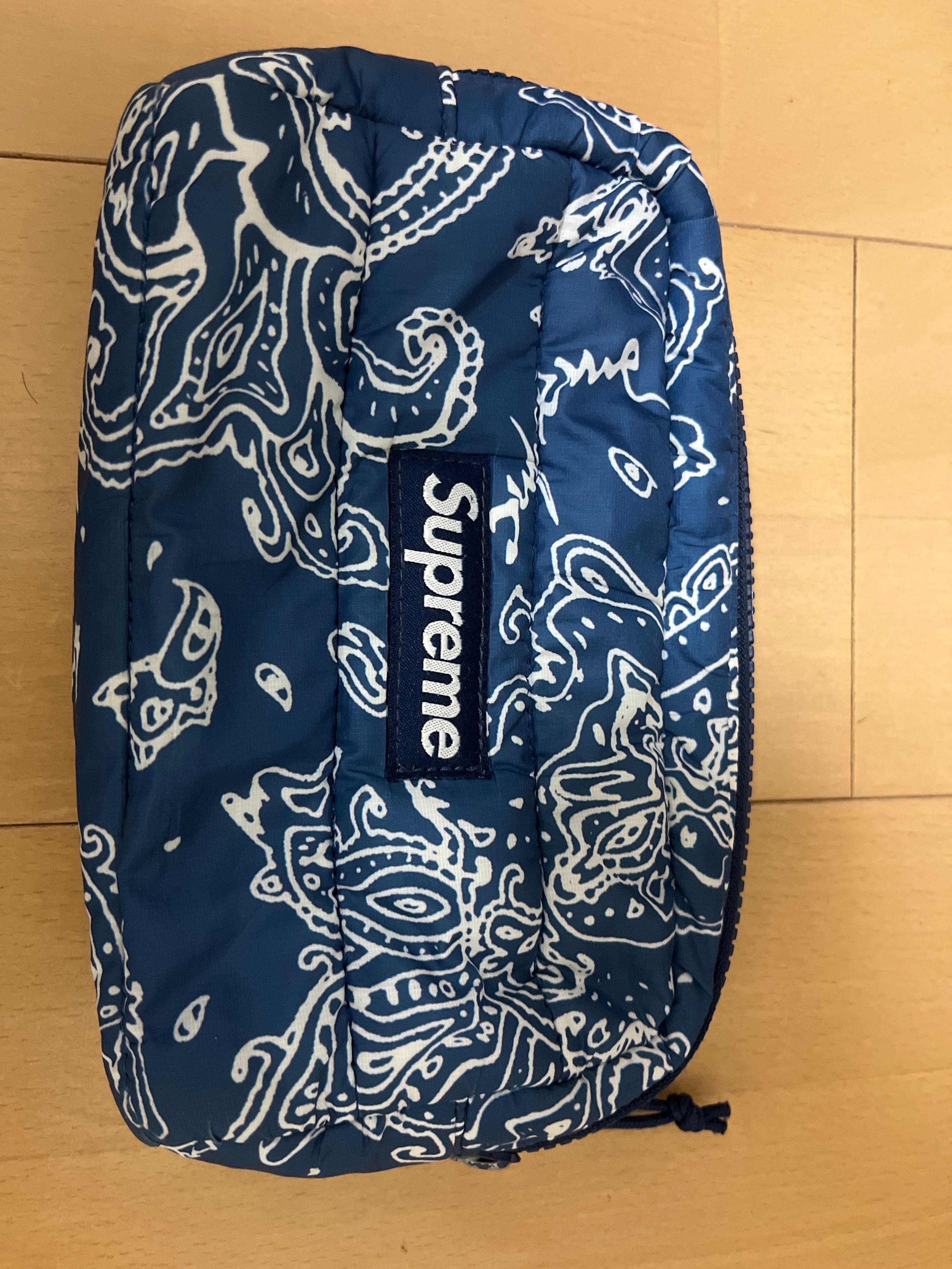 Supreme Puffer Pouch 
