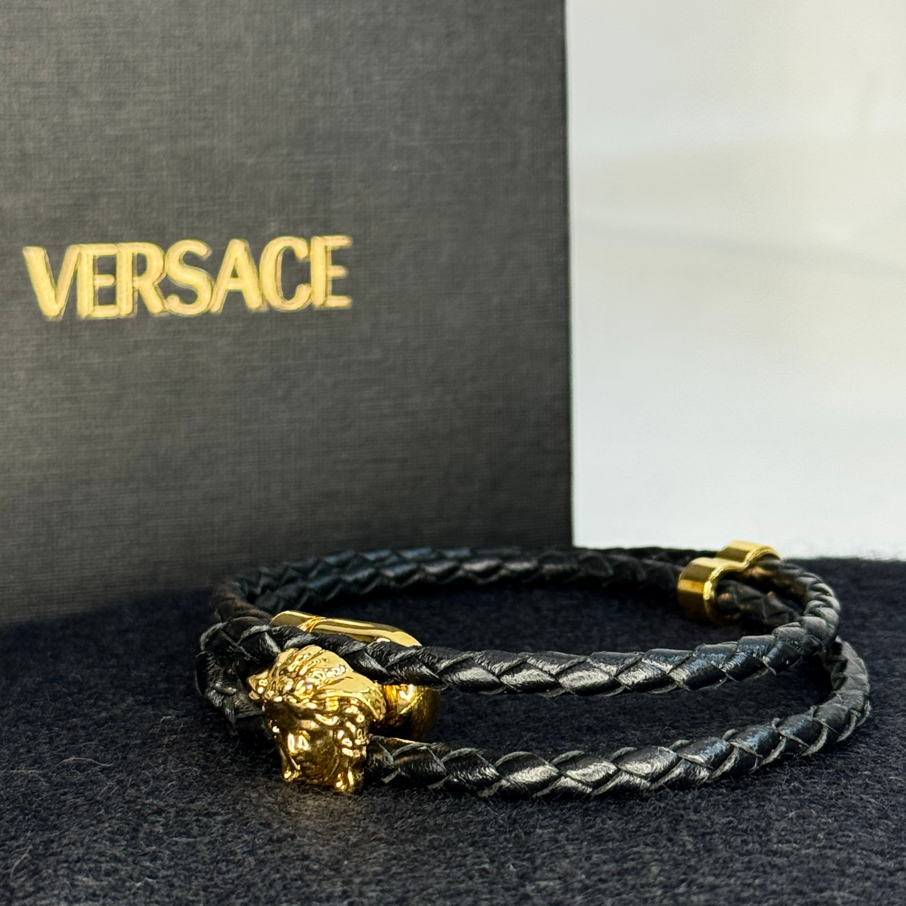 VERSACE ヴェルサーチ メデューサ ブレスレット レザー ゴールド ブラック