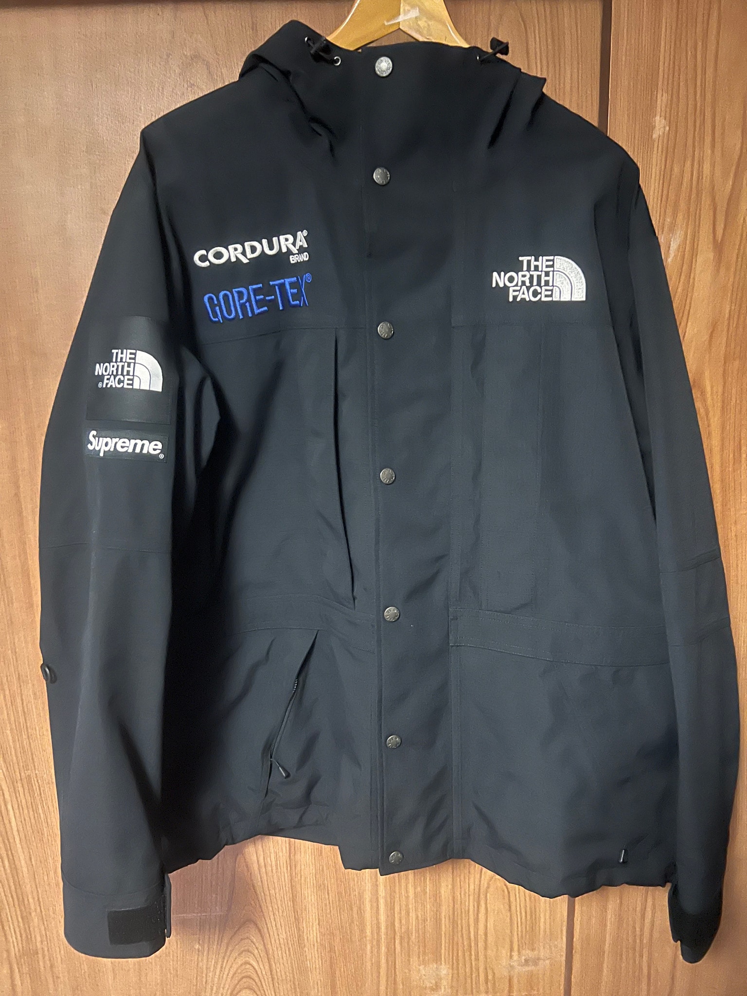 Supreme x The North Face Expedition Jacket "Black"