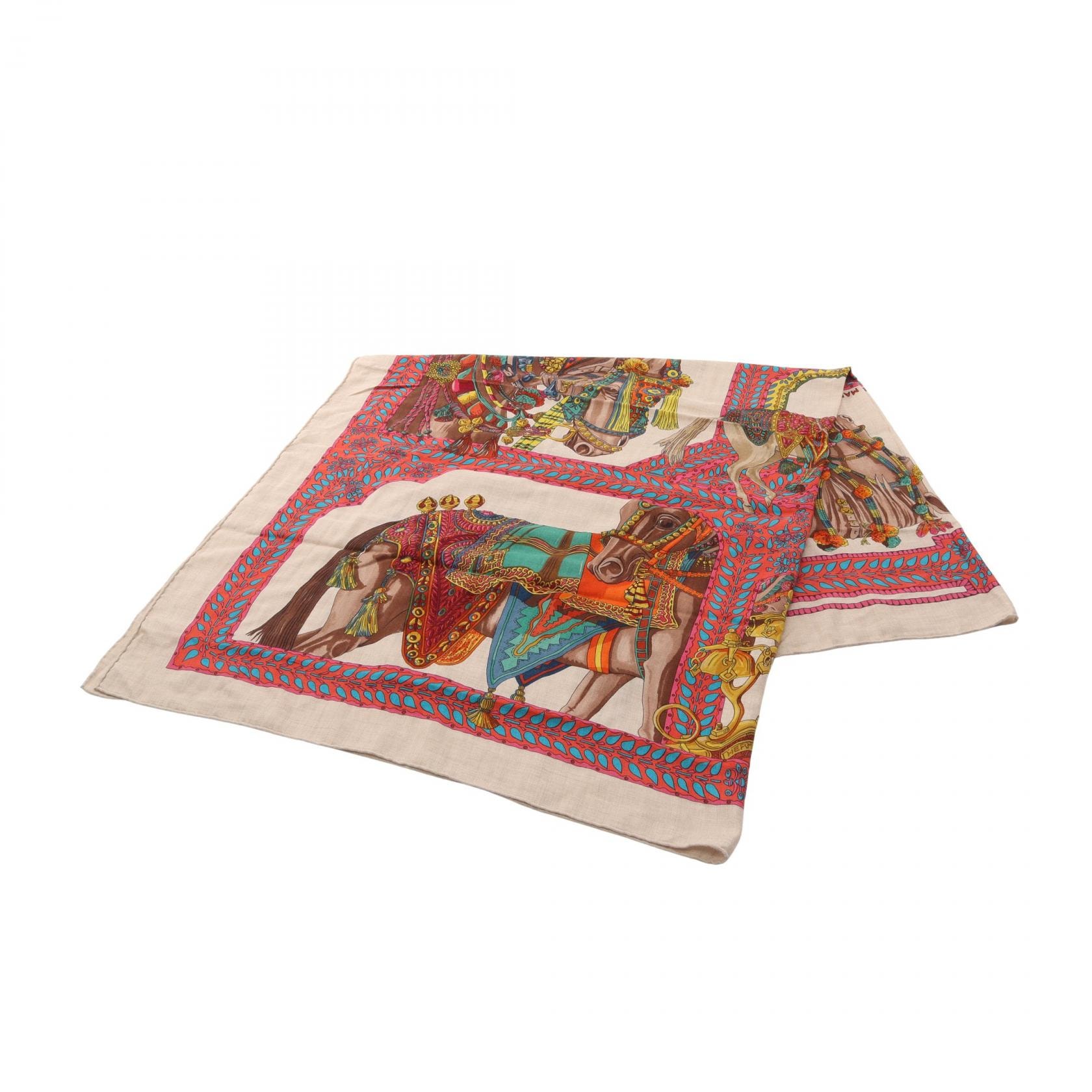 エルメス HERMES カレジェアン カレ140 La danse du cheval marwari スカーフ 衣料品 シルク カシミヤ シルク ベージュ レディース ベージュ系 / ブラウン系 / マルチカラー 【中古】
