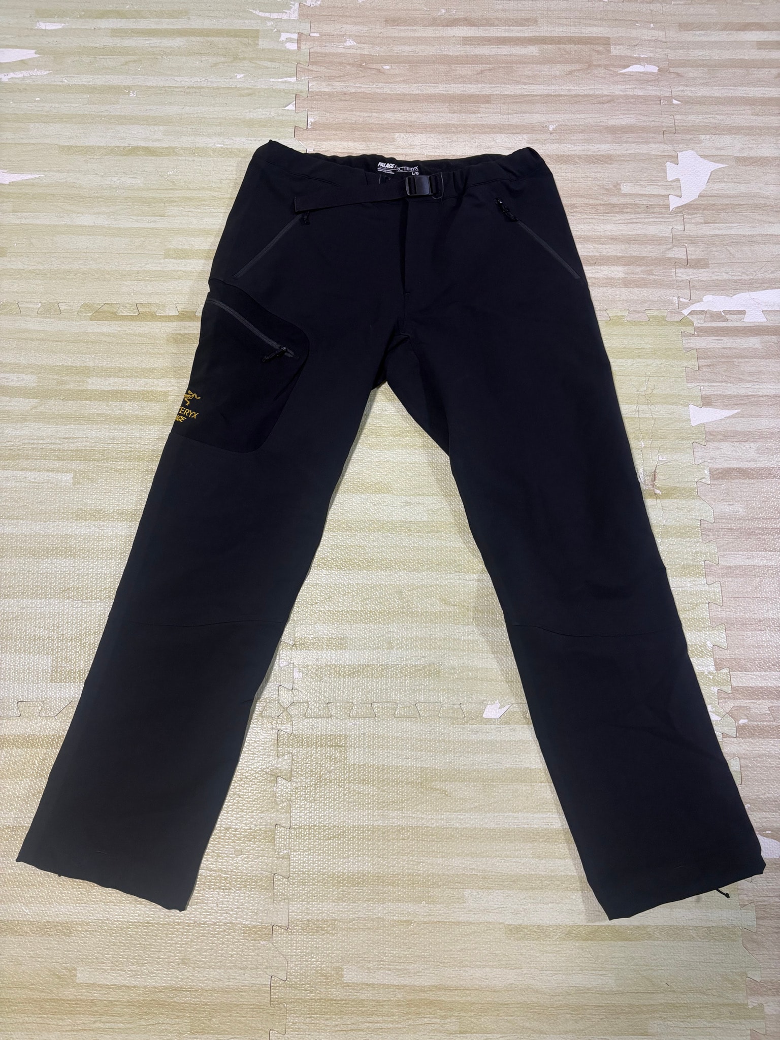 PALACE x Arc'Teryx Trousers "Black"