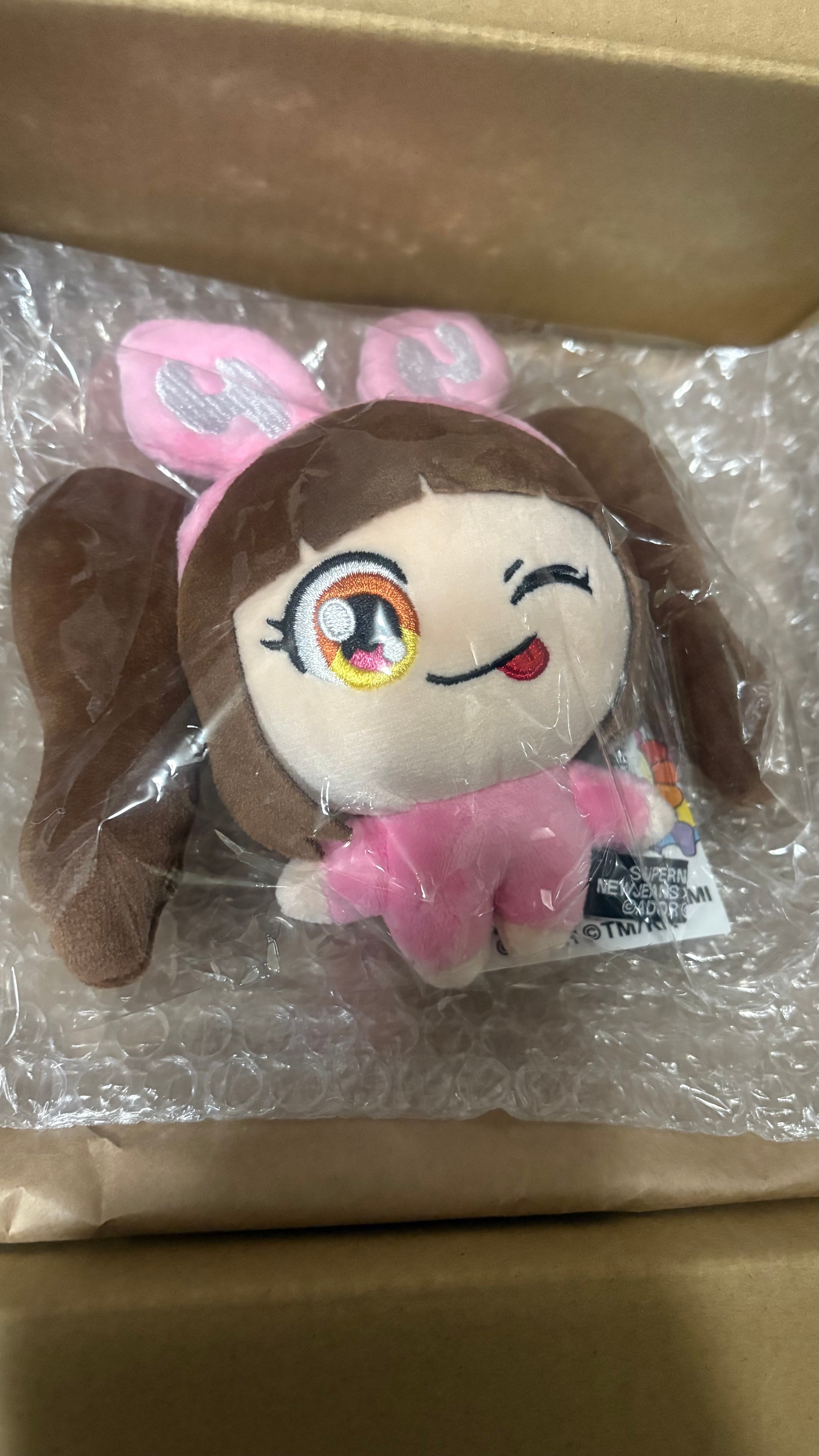 NewJeans x Takashi Murakami Supernatural Plush ハニ Keyring "Hanni"