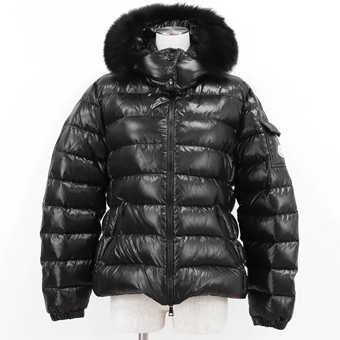 【極美品】MONCLER モンクレール ダウンジャケット サイズ 4 レディース BADYFUR フォックスファー ロゴワッペン コミックラベル ナイロン100% アウター ブラック 黒 ルーマニア製