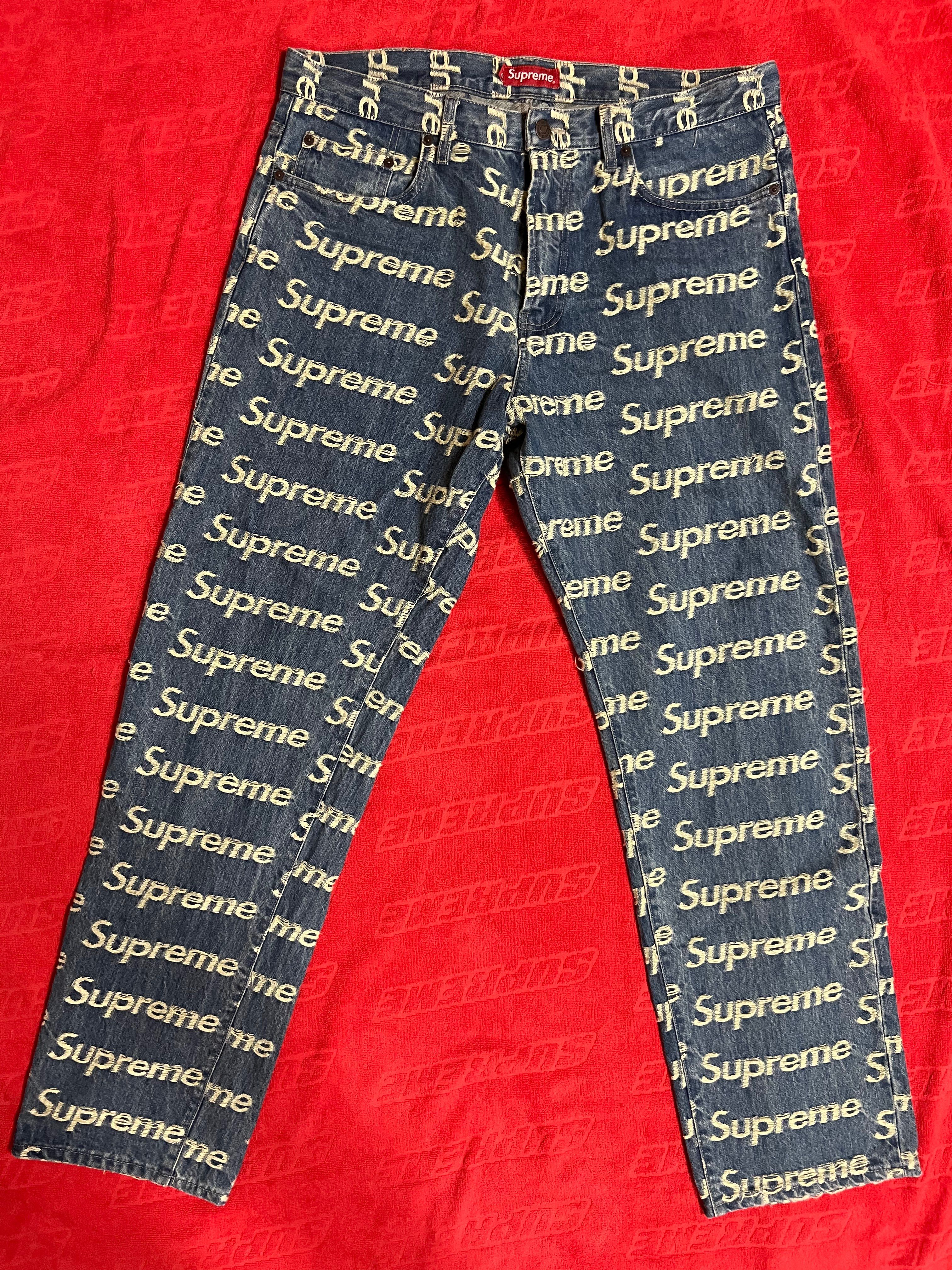 Supreme Frayed Logos Regular Jean "Blue"