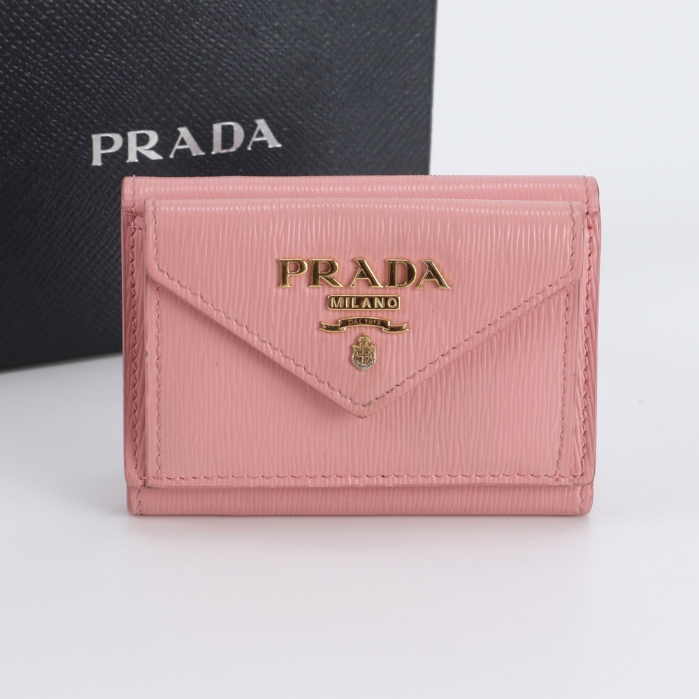 ■極美品 プラダ サフィアーノ三つ折り 財布 レザー